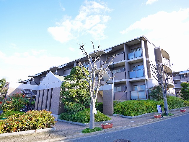 建物外観　落ち着いた雰囲気の外観です