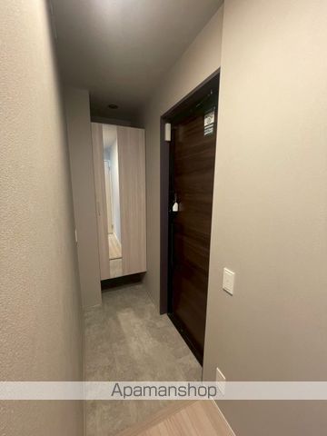 エスペリア栄町の玄関写真