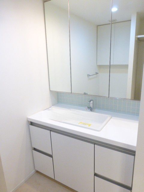 洗面設備　※別部屋の参考写真です。