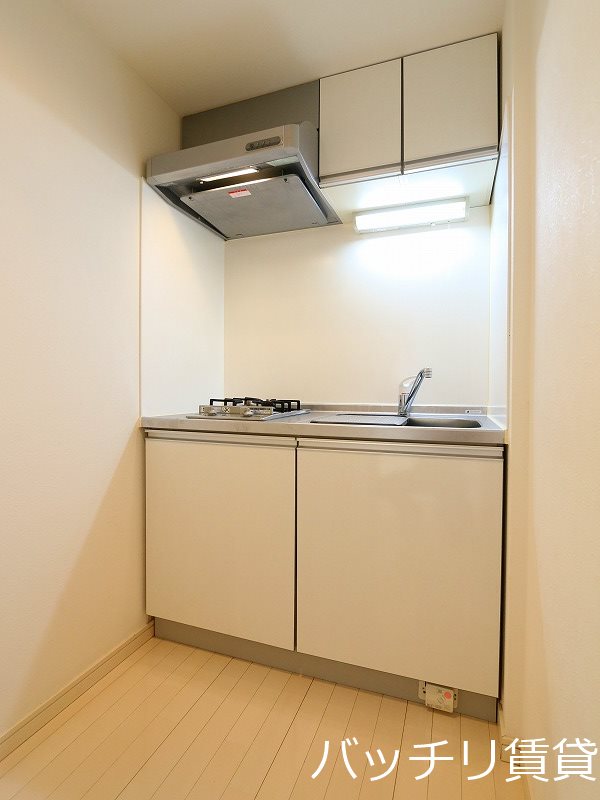 キッチン　同型タイプの為、現状を優先いたします。
