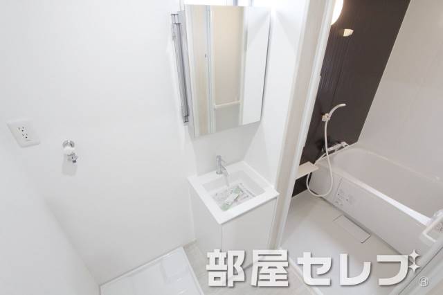 洗面設備　デザイン洗面台。