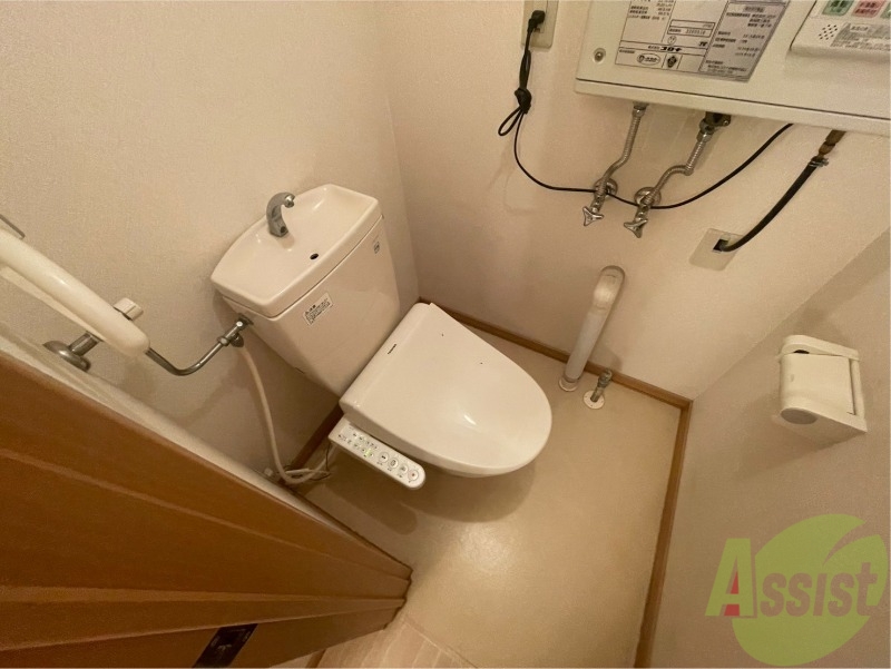 トイレ　こちらはトイレです。清潔感があり、安心して使用できます。