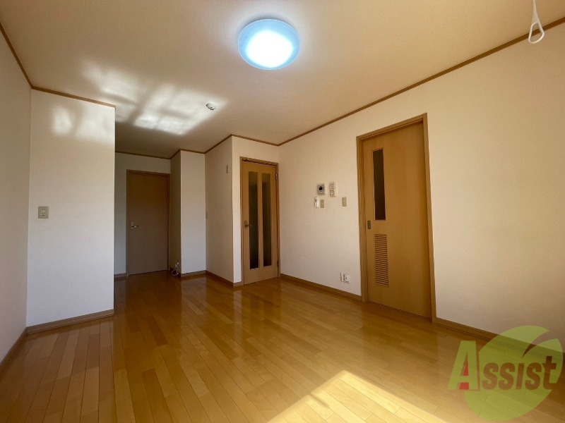 居室・リビング　明るいお部屋は気持ちよく過ごせそうですね。