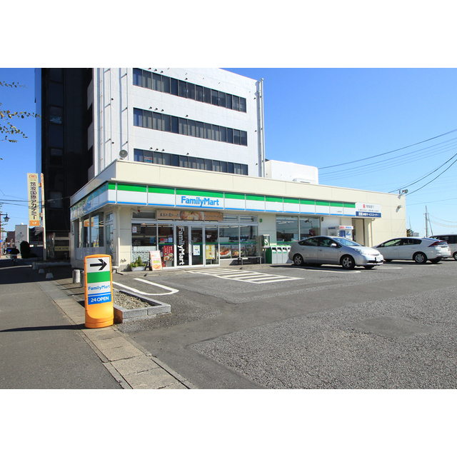 コンビニ　ファミリーマート土浦駅東店（コンビニ）まで695m