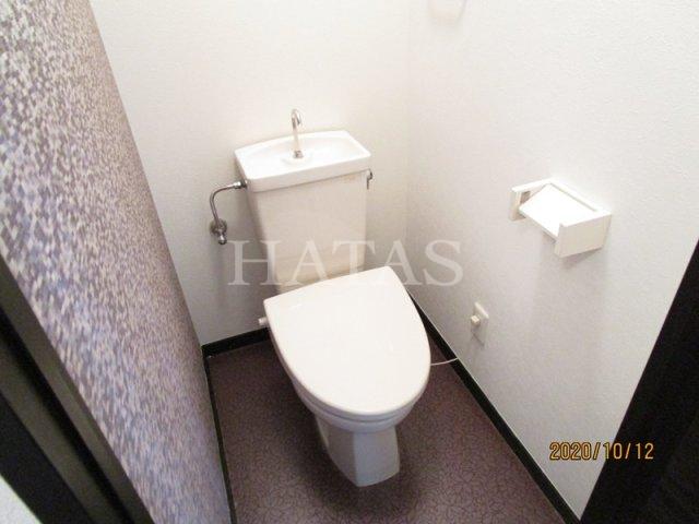 トイレ　参考に間取り反転の写真を使用しています