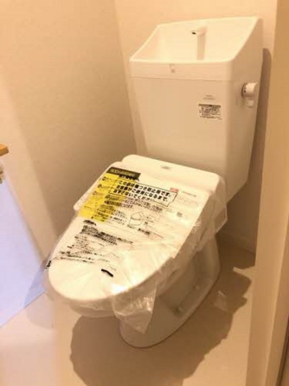 トイレ　※他号室の写真です