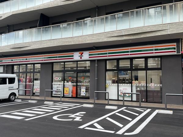 コンビニ　セブンイレブン博多駅南3丁目店（コンビニ）まで183m