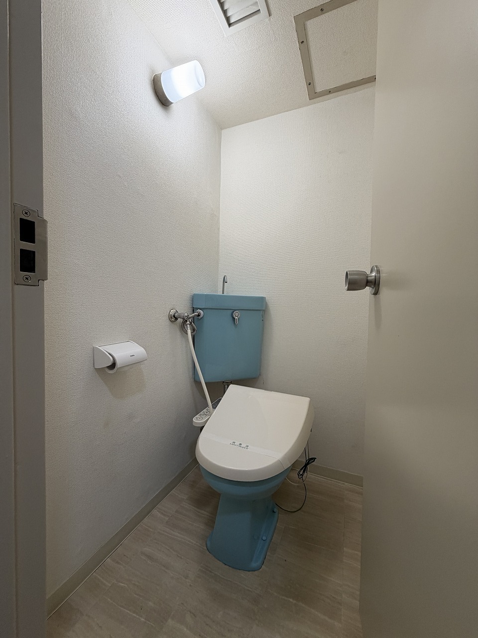 ドルフ青葉台 3号棟のトイレ写真