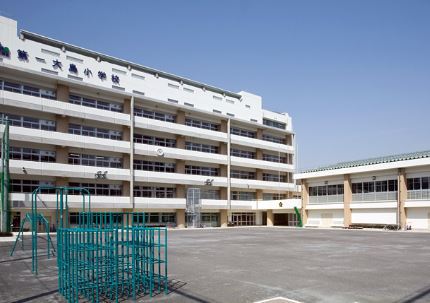 小学校　第一大島小学校（小学校）まで674m