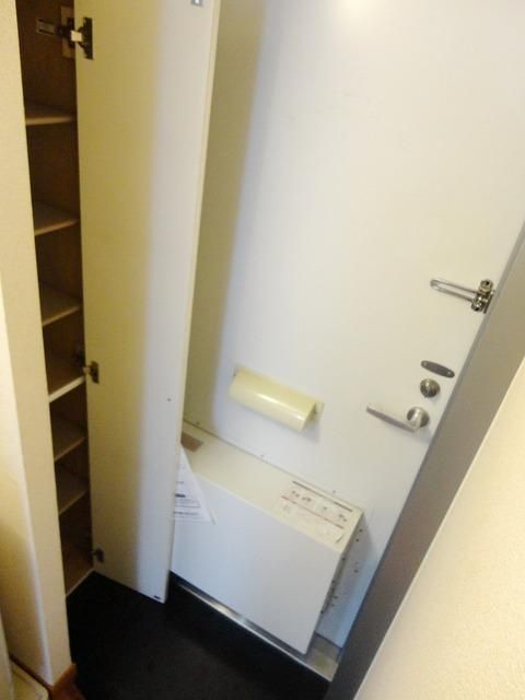 玄関　★下駄箱あります★