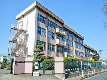 中学校　八王子市立ひよどり山中学校（中学校）まで1352m
