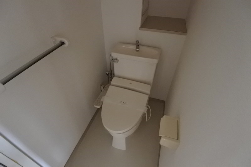 トイレ　トイレって何故か落ち着くスペースですね
