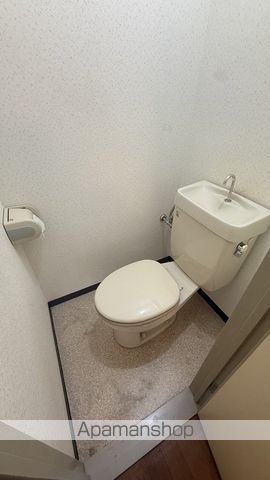 地下鉄長堀鶴見緑地線 西長堀駅 徒歩4分 8階建 築32年のトイレ写真