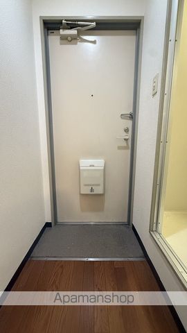 地下鉄長堀鶴見緑地線 西長堀駅 徒歩4分 8階建 築32年の玄関写真