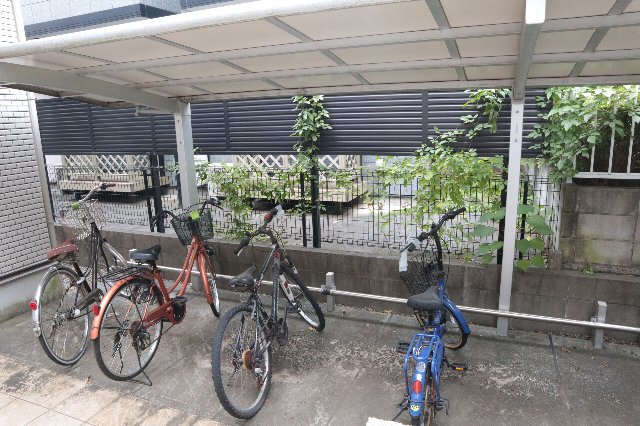 その他共有部分　自転車置き場もございます