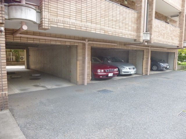 駐車場　★屋根付き駐車場★