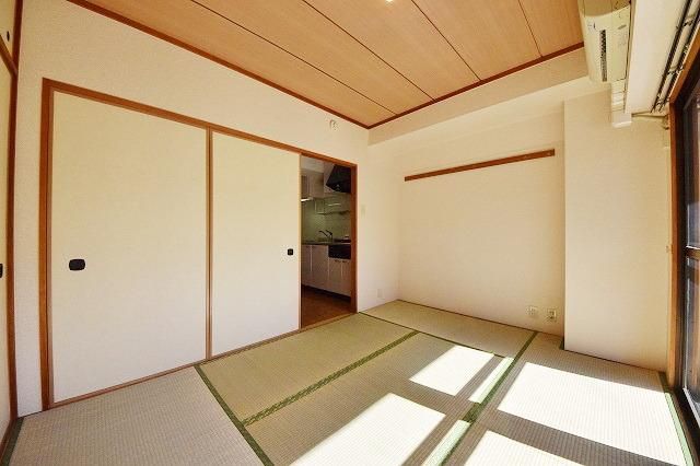 その他部屋・スペース　★6帖の和室・南向きでとても日当たりのいいお部屋です★