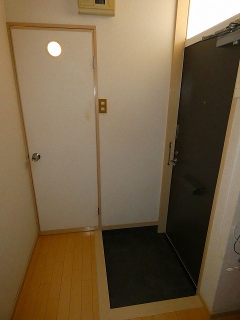 メゾンジュネスB棟の玄関写真