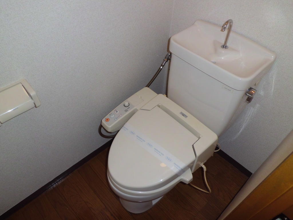 東武宇都宮線 東武宇都宮駅 2階建 築31年のトイレ写真