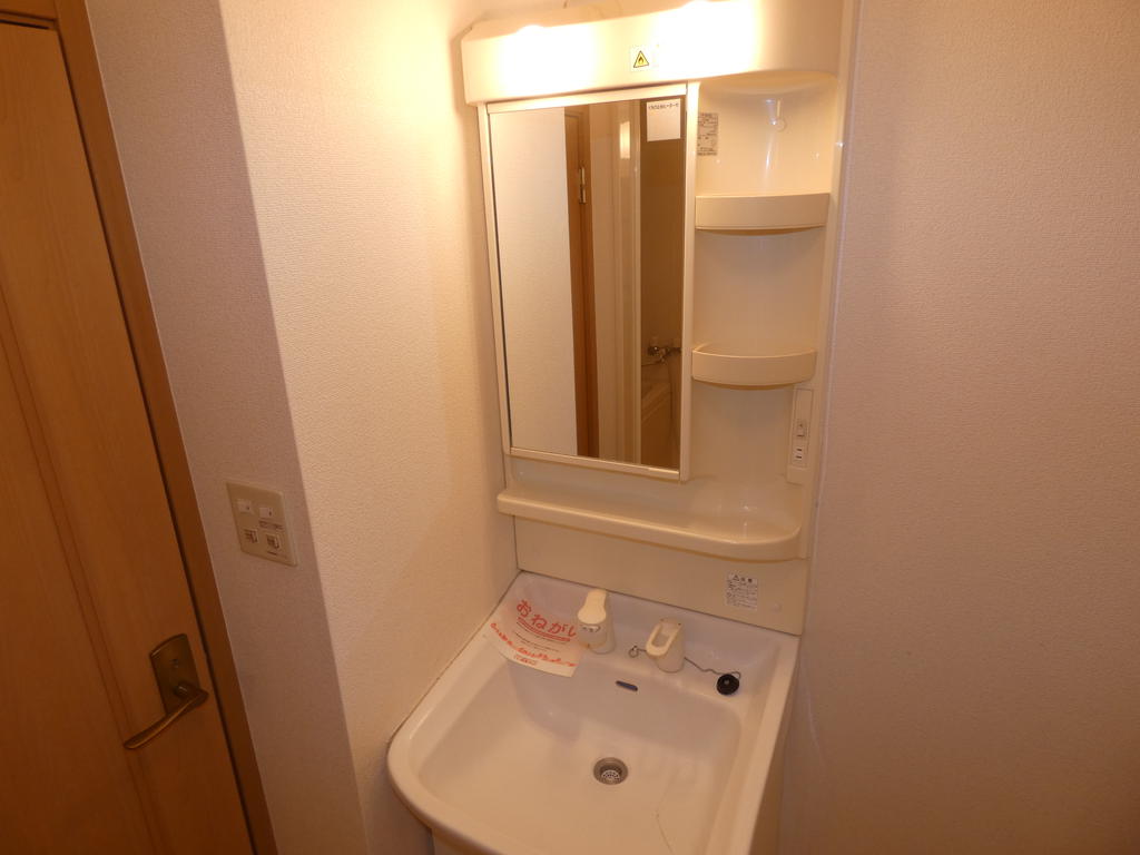 洗面設備　シャワー付洗面台