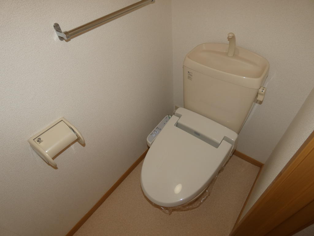 トイレ　温水洗浄便座