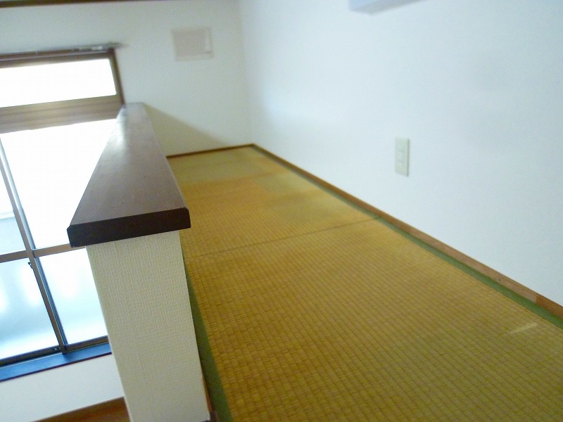 その他部屋・スペース　ロフトは畳敷きです☆