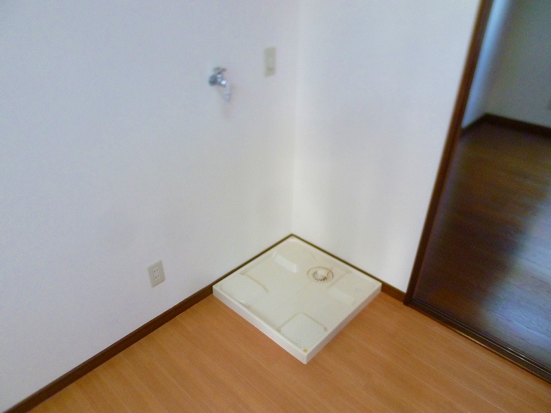 洗面設備　室内洗濯機置き場です