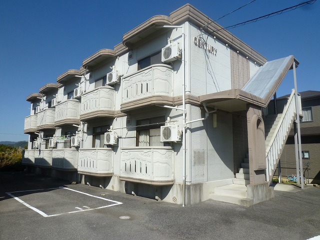 建物外観　日当たり良好♪敷地内駐車場あります☆