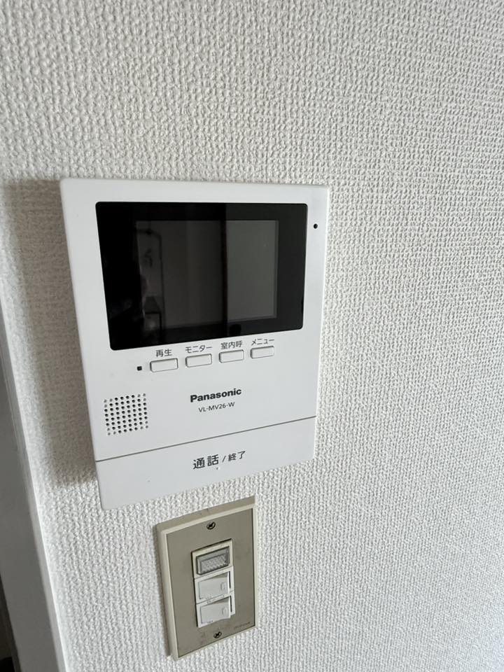 セキュリティ　モニター付きインターホン