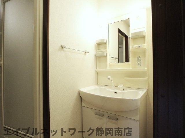 洗面設備　広い洗面スペース