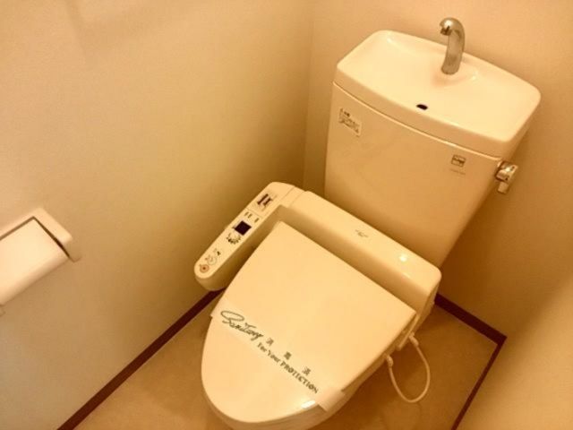 【長岡市寺島町のアパートのトイレ】