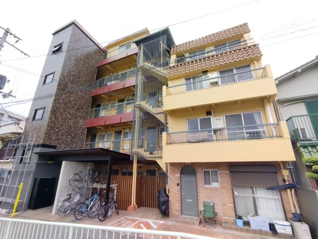 神戸市兵庫区下三条町のマンションの建物外観