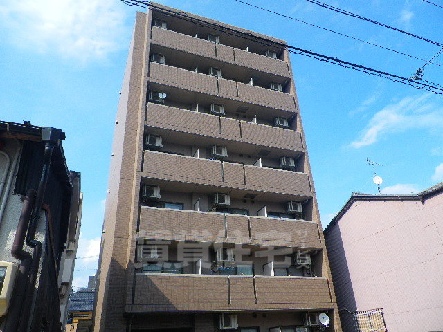 名古屋市北区八龍町のマンションの建物外観