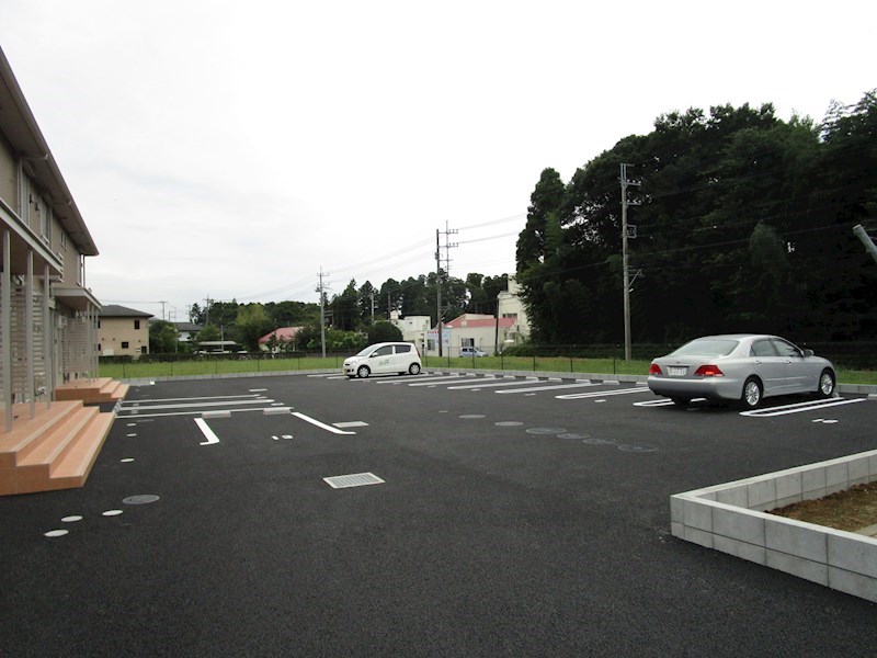 【四街道市山梨のアパートの駐車場】