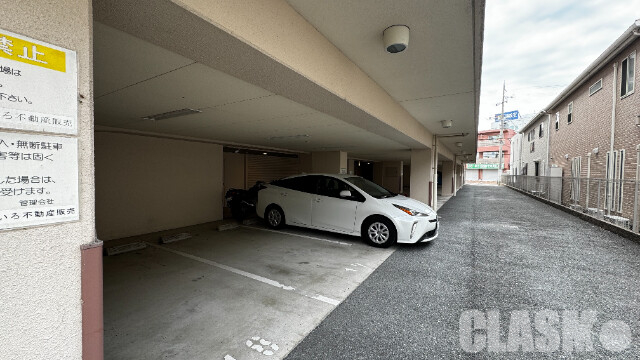 【リーガルコート山本駅前の駐車場】