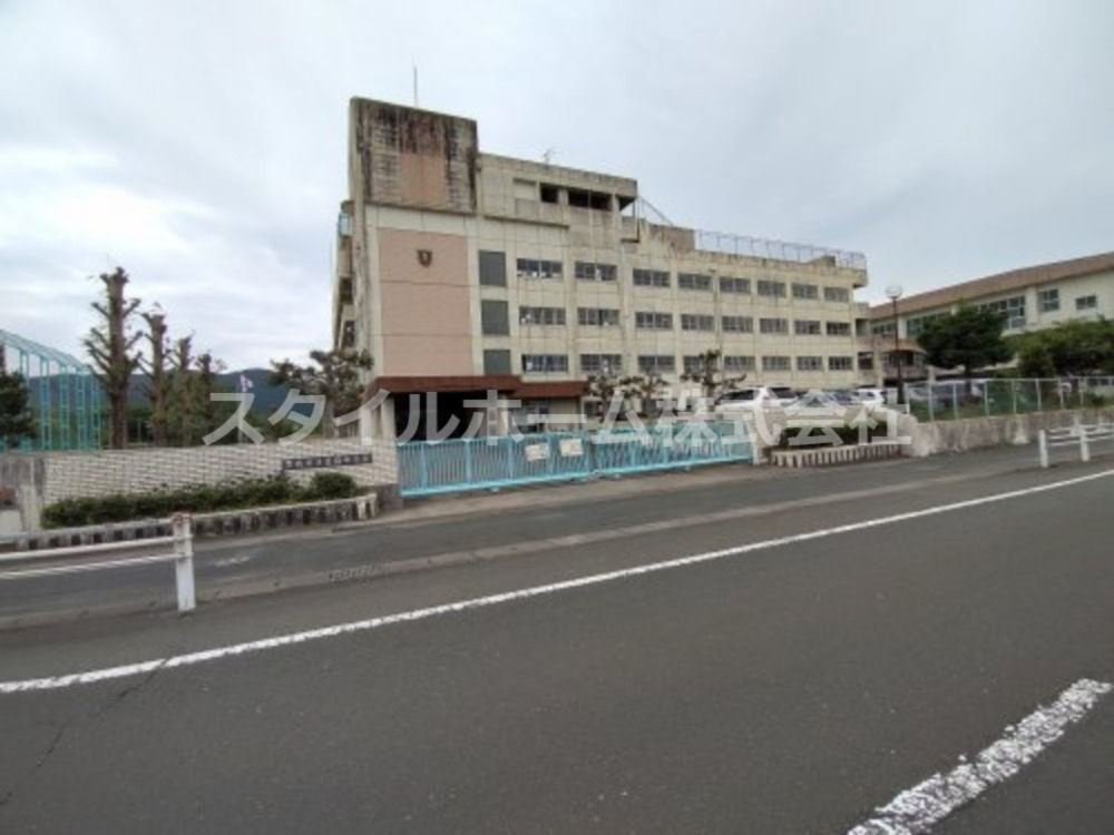 中学校　豊橋市立東陽中学校（中学校）まで521m