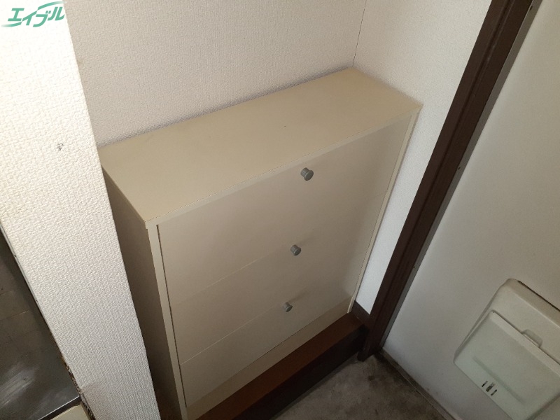 収納　同タイプ、別の部屋の写真です。