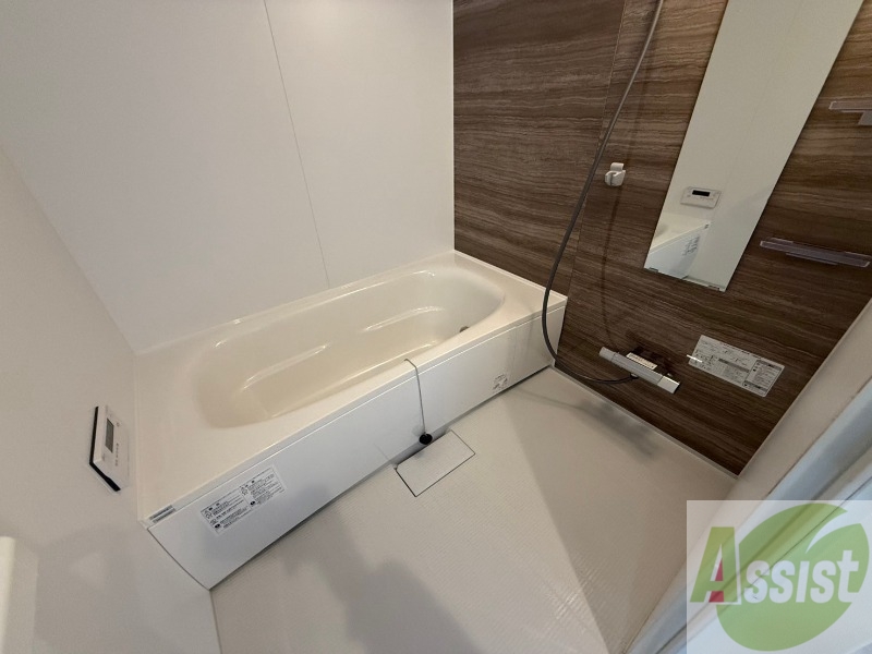 バス・シャワールーム　お風呂になります。一日の疲れを癒してくださいね。