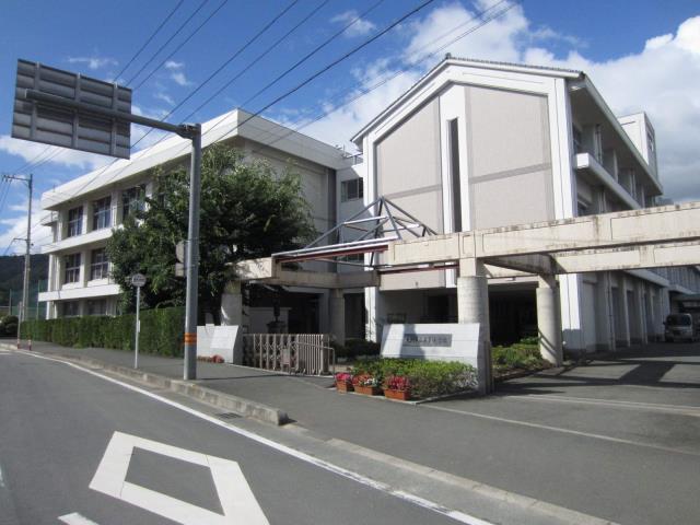 小学校　大洲市立喜多小学校（小学校）まで1000m