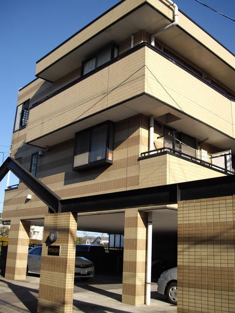 習志野市鷺沼のマンションの建物外観