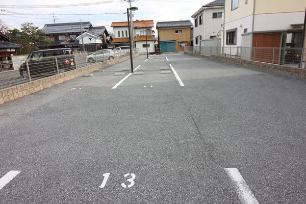 【長浜市小堀町のアパートの駐車場】