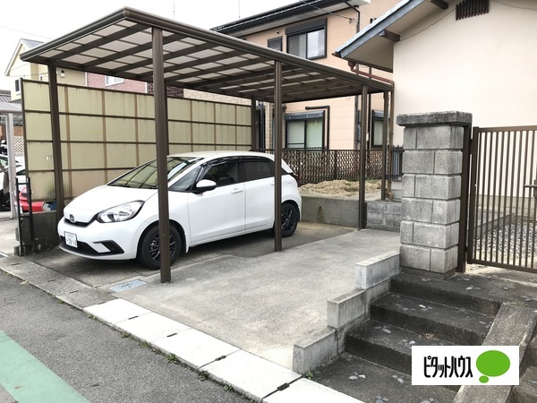 【第４水口台貸家の駐車場】