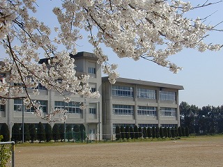 【メゾンソレーユ内田　Iの中学校】