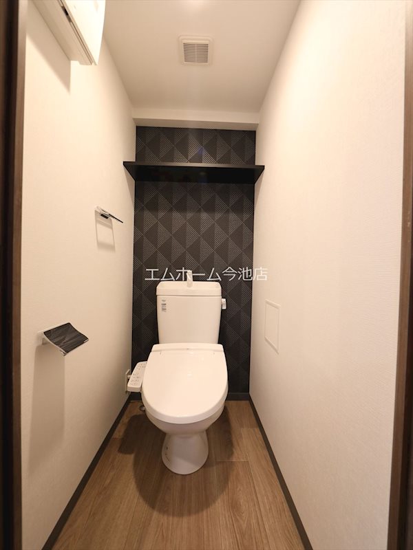トイレ　温水洗浄便座付トイレ