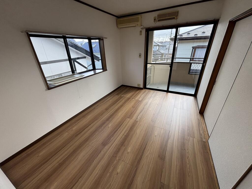 その他部屋・スペース　床リフォーム実施済み