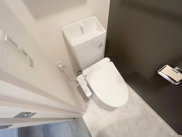 トイレ　清潔感のあるトイレは、誰もがリラックスできる空間です。