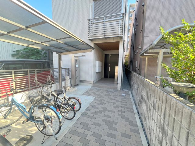 エントランス　綺麗なエントランスです。