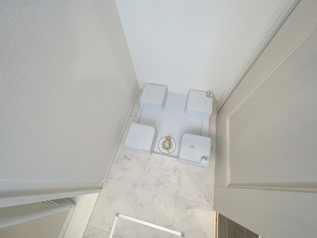 その他設備　嬉しい室内洗濯機置場。これで洗濯機も長持ちしますね。