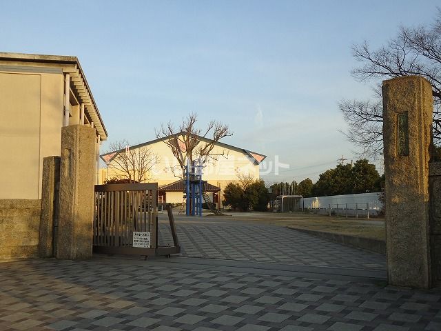 小学校　西尾市立平坂小学校（小学校）まで500m