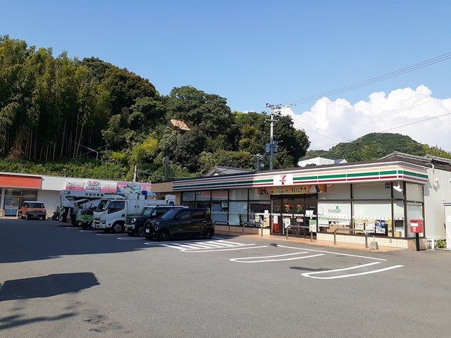 コンビニ　セブンイレブン長崎滑石3丁目店（コンビニ）まで737m